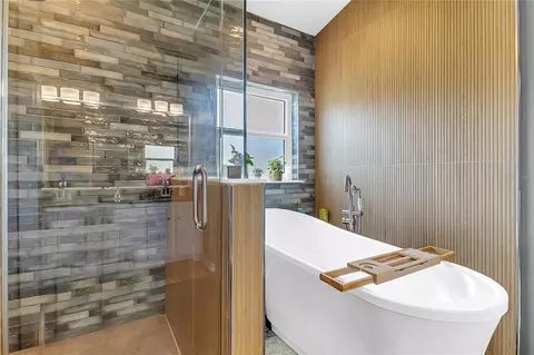 Bath - 3245 Countryside View Dr, Saint Cloud, FL 34772 photo 2 of 6
