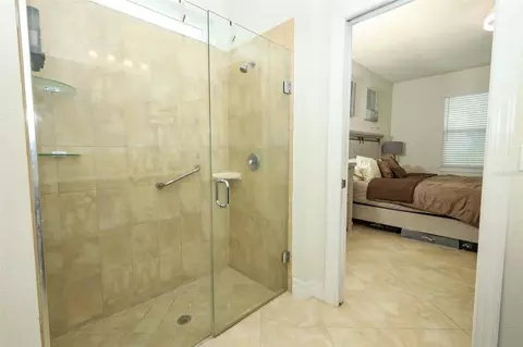 Bath - 2190 Bur Oak Blvd, Saint Cloud, FL 34771 photo 2 of 4