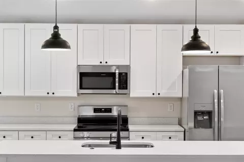 Kitchen - 2132 Pine Meadows Golf Course Rd, Eustis, FL 32726 photo 5 of 7