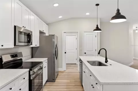 Kitchen - 2132 Pine Meadows Golf Course Rd, Eustis, FL 32726 photo 6 of 7