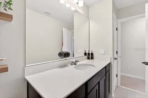 Bath - 1631 Groveline Rd, Saint Cloud, FL 34771 photo 7 of 9