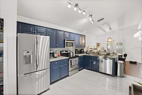Kitchen - 248 Longhirst Loop, Ocoee, FL 34761 photo 2 of 2