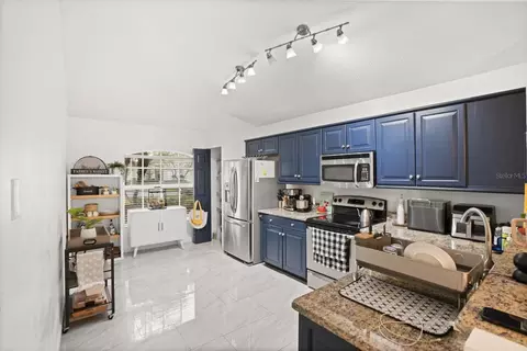 Kitchen - 248 Longhirst Loop, Ocoee, FL 34761 photo 1 of 2