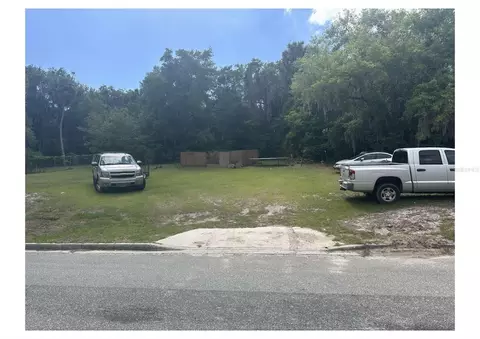 1206 S 12th St, Palatka, FL 32177