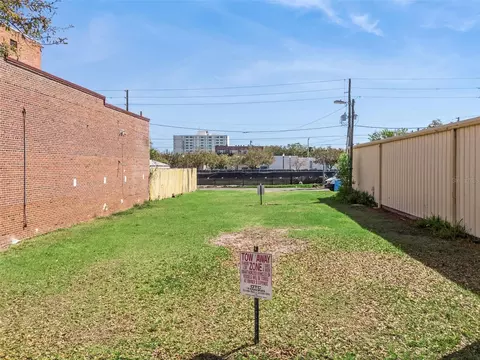 215 Magnolia Ave, Sanford, FL 32771