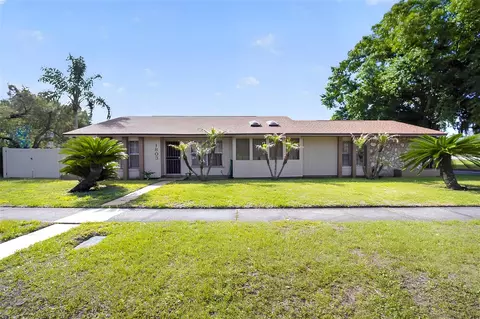 1803 S Wilkins Ave, Plant City, FL 33563