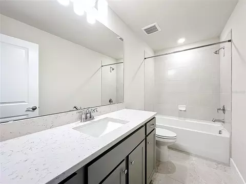 Bath - 1868 Groveline Rd, Saint Cloud, FL 34771 photo 2 of 6