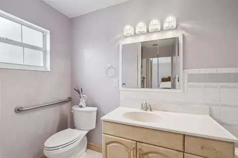 Bath - 22726 Winterwillow Ln, Eustis, FL 32736 photo 2 of 3