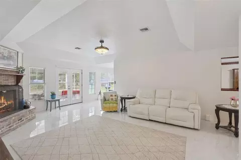 Living - 22726 Winterwillow Ln, Eustis, FL 32736 photo 2 of 3