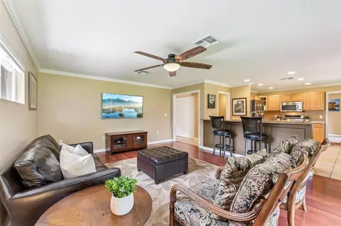 Living - 5203 Hammock Pointe Ct, Saint Cloud, FL 34771 photo 1 of 2