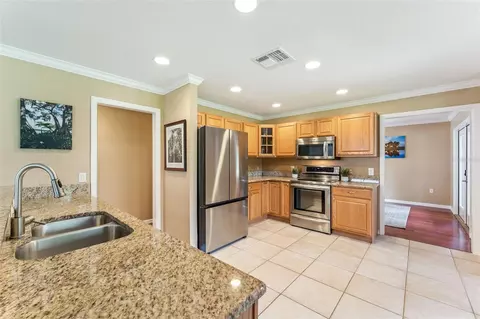 Kitchen - 5203 Hammock Pointe Ct, Saint Cloud, FL 34771 photo 3 of 4