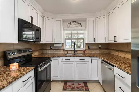 Kitchen - 439 Virginia Ave, Saint Cloud, FL 34769 photo 2 of 3
