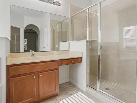Bath - 609 Cimarosa Ct, Ocoee, FL 34761 photo 2 of 4