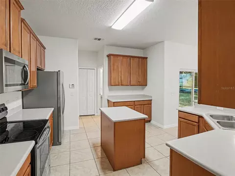 Kitchen - 609 Cimarosa Ct, Ocoee, FL 34761 photo 2 of 3