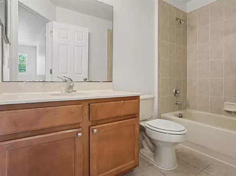Bath - 609 Cimarosa Ct, Ocoee, FL 34761 photo 3 of 4