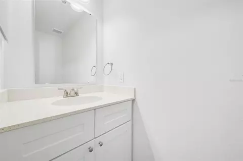 Bath - 2062 El Marra Dr, Ocoee, FL 34761 photo 2 of 4