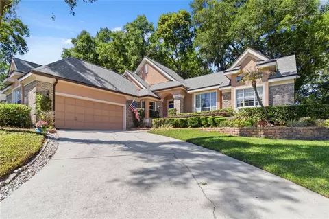 2043 Sawgrass Dr, Apopka, FL 32712