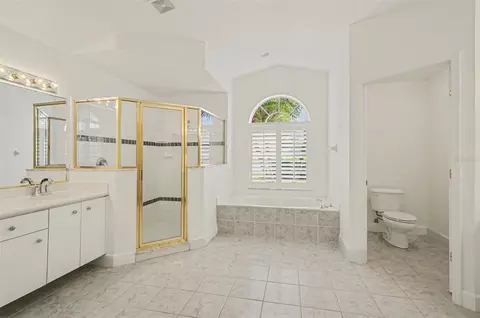 Bath - 8 Fox Cliff Way, Ormond Beach, FL 32174 photo 2 of 3