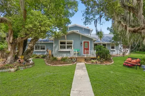 1048 N Grandview St, Mount Dora, FL 32757
