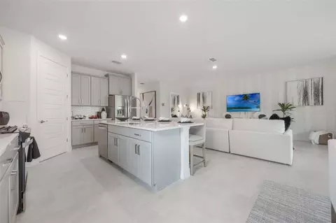 Kitchen - 3952 Kennebunk Loop, Mount Dora, FL 32757 photo 7 of 7