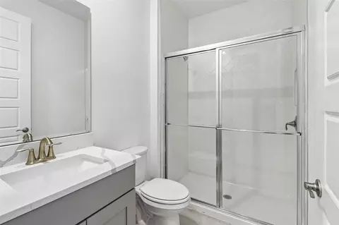 Bath - 3952 Kennebunk Loop, Mount Dora, FL 32757 photo 2 of 2