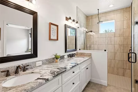 Bath - 6990 Buckhorn Trl, Saint Cloud, FL 34771 photo 1 of 3