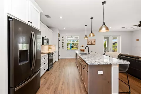 Kitchen - 6990 Buckhorn Trl, Saint Cloud, FL 34771 photo 2 of 6
