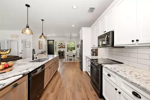 Kitchen - 6990 Buckhorn Trl, Saint Cloud, FL 34771 photo 5 of 6