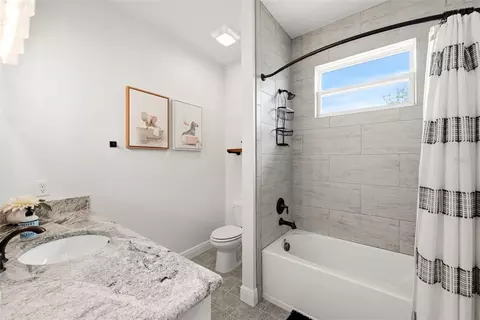 Bath - 6990 Buckhorn Trl, Saint Cloud, FL 34771 photo 3 of 3