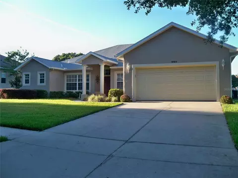 9709 Spring Lake Dr, Clermont, FL 34711