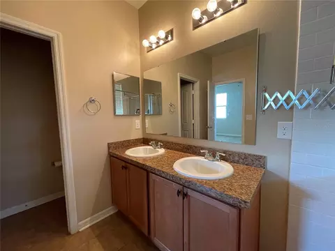 Bath - 10026 Weathers Loop, Clermont, FL 34711 photo 1 of 5