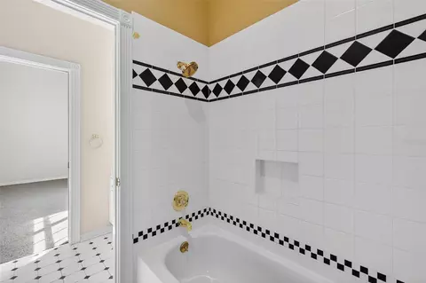 Bath - 1741 Edgewater Dr, Mount Dora, FL 32757 photo 5 of 6