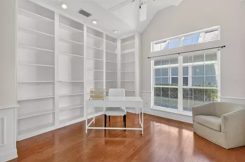 Living - 1741 Edgewater Dr, Mount Dora, FL 32757 photo 3 of 8