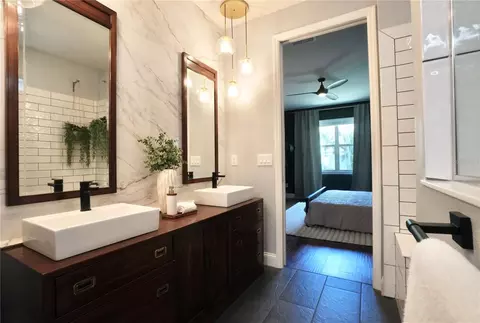 Bath - 10401 Malvasia Ave, Riverview, FL 33578 photo 6 of 7