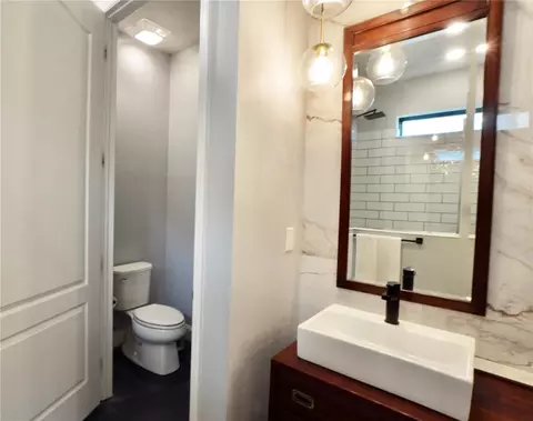 Bath - 10401 Malvasia Ave, Riverview, FL 33578 photo 4 of 7