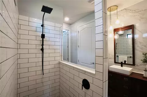 Bath - 10401 Malvasia Ave, Riverview, FL 33578 photo 3 of 7