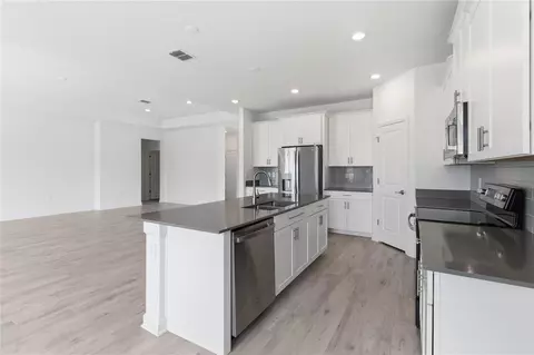 Kitchen - 3000 Ella Way, Saint Cloud, FL 34771 photo 3 of 5
