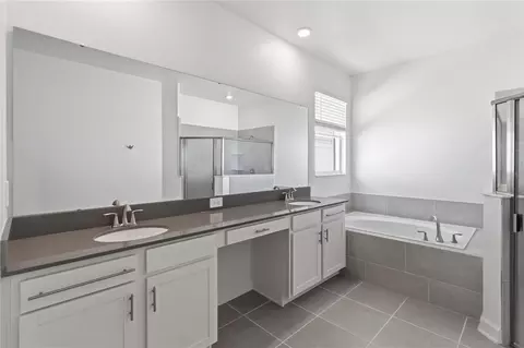 Bath - 3000 Ella Way, Saint Cloud, FL 34771 photo 1 of 4