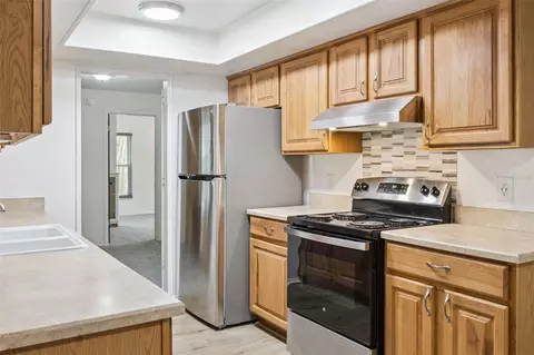 Kitchen - 706 Vandergrift Dr, Ocoee, FL 34761 photo 2 of 4
