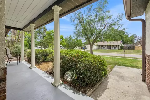 Exterior - 706 Vandergrift Dr, Ocoee, FL 34761 photo 4 of 9
