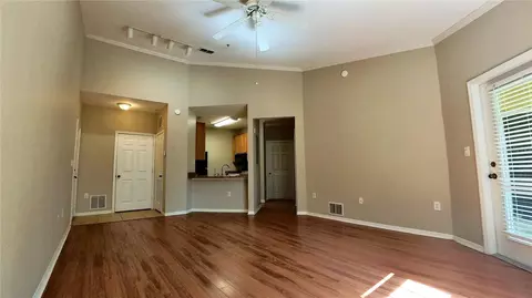 10017 Courtney Palms Blvd #304, Tampa, FL 33619