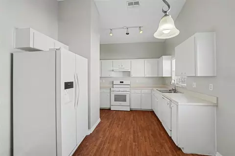 Kitchen - 1336 Laurel Glen Dr, Bartow, FL 33830 photo 1 of 1