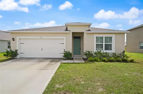 3235 Blue Crab Dr, Tavares, FL 32778