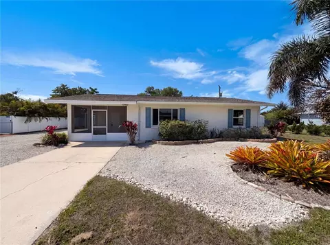 829 E 4th St, Englewood, FL 34223