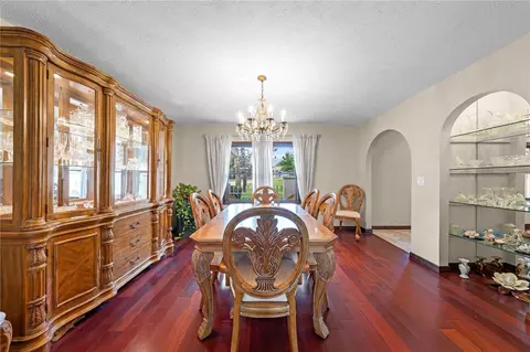 Dining - 6770 Bay Shore Dr, Saint Cloud, FL 34771 photo 4 of 6