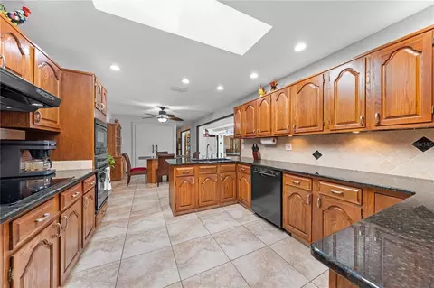 Kitchen - 6770 Bay Shore Dr, Saint Cloud, FL 34771 photo 8 of 8