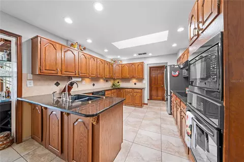 Kitchen - 6770 Bay Shore Dr, Saint Cloud, FL 34771 photo 1 of 8