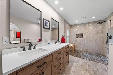 Bath - 6770 Bay Shore Dr, Saint Cloud, FL 34771 photo 8 of 11