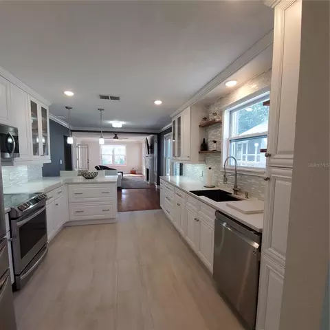 Kitchen - 421 E Kaley St, Orlando, FL 32806 photo 5 of 8