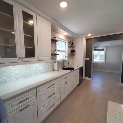 Kitchen - 421 E Kaley St, Orlando, FL 32806 photo 4 of 8